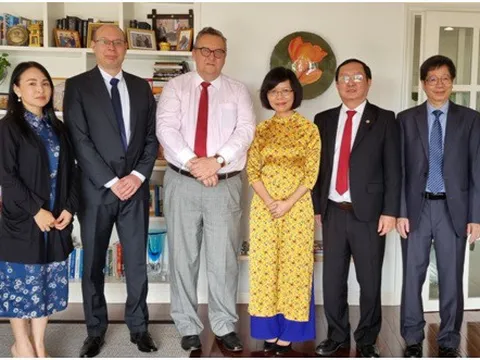 Bộ trưởng dự Lễ trao Huân chương Sư tử Phần Lan cho cán bộ Bộ Khoa học và Công nghệ