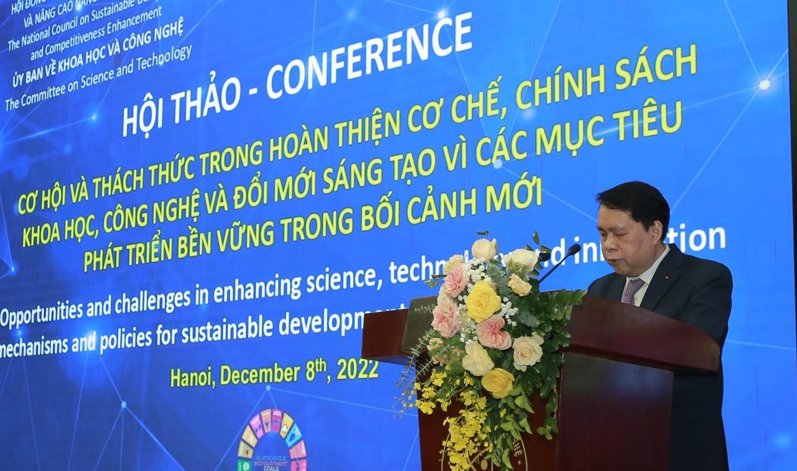 2-ong-viet-hung-1671035284.jpg