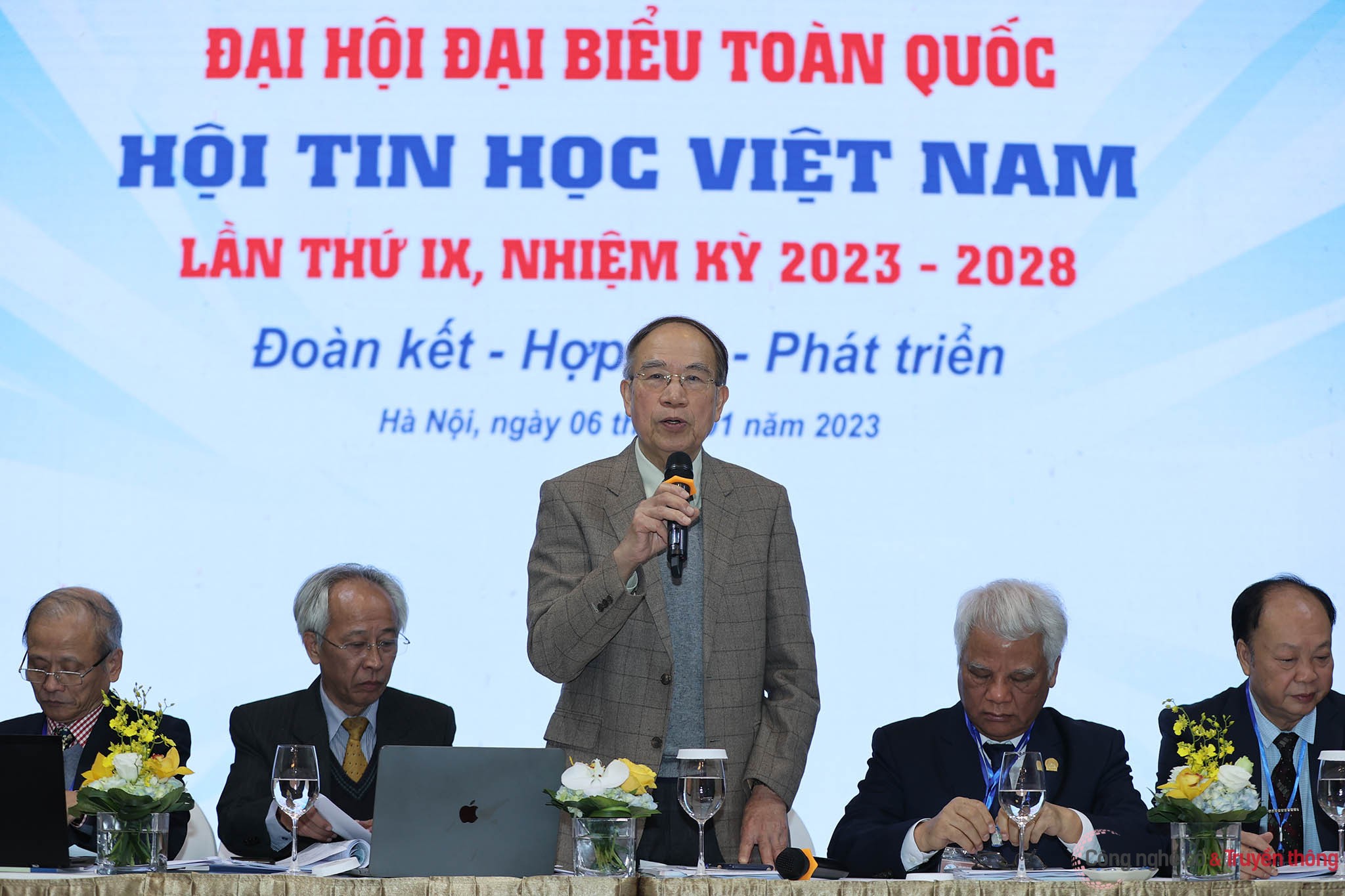 hoi-tin-hoc-viet-nam-1-1235-1673197510.jpg