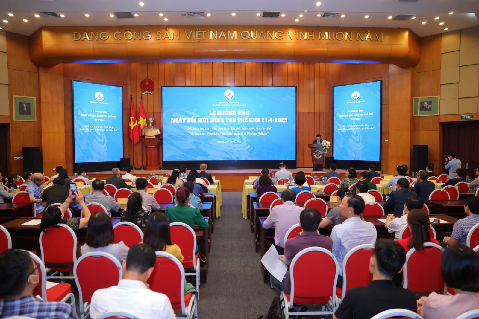 toan-canh-dmst-1682268956.jpg