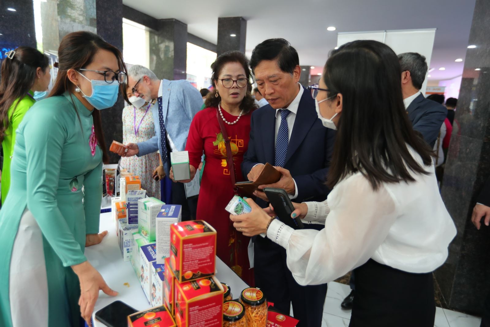 anh-5-tham-quan-1682353950.jpg
