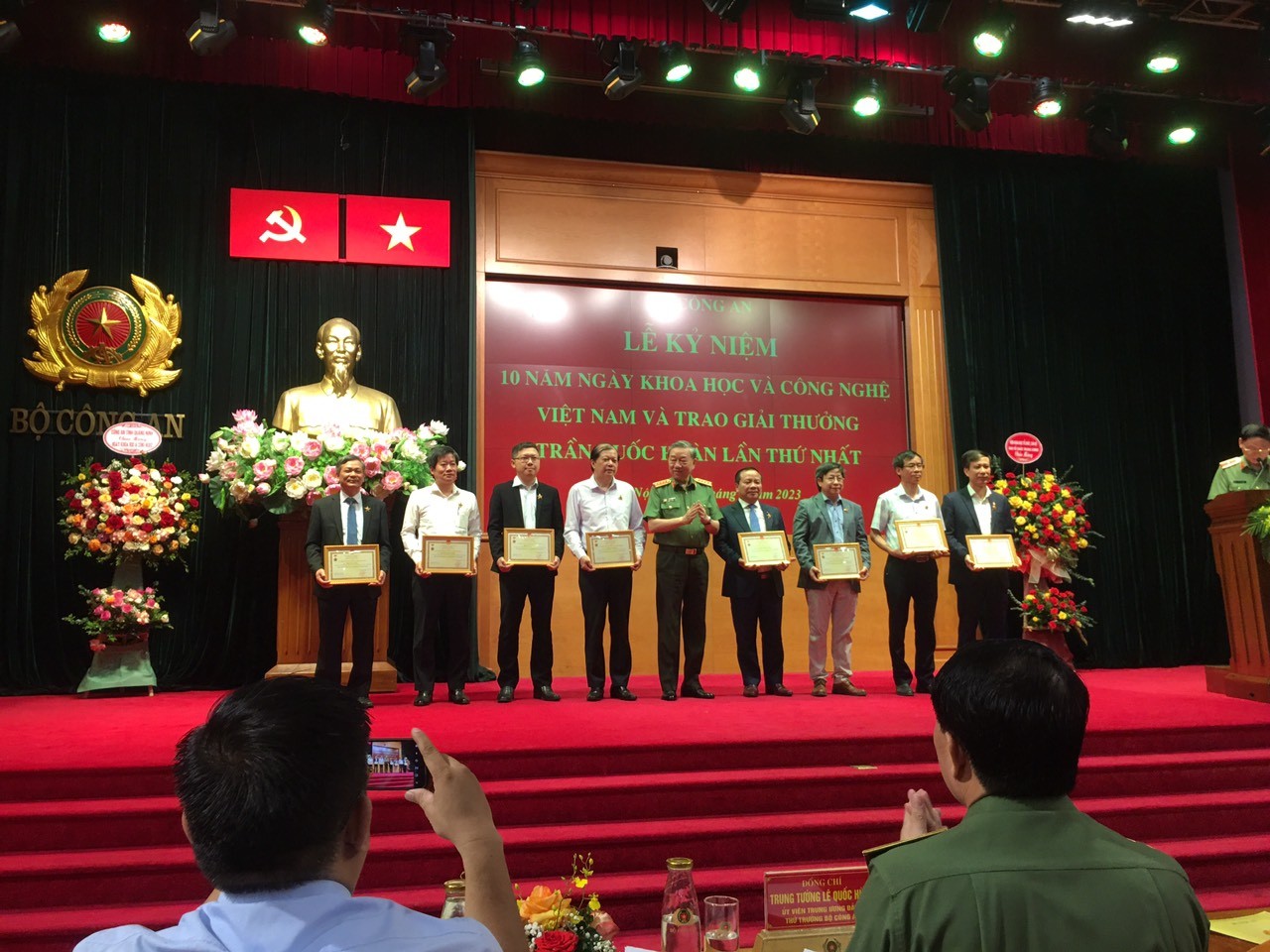 bo-truong-cong-an-to-lam-1-1683911073.jpg