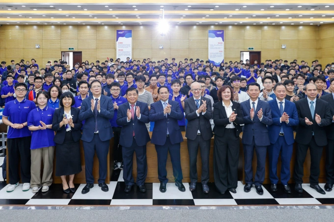 Thủ tướng: Khoa học công nghệ là chìa khóa vạn năng