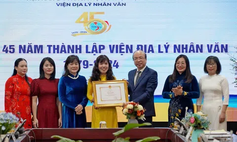 Thúc đẩy khoa học địa lý nhân văn, góp phần phát triển bền vững