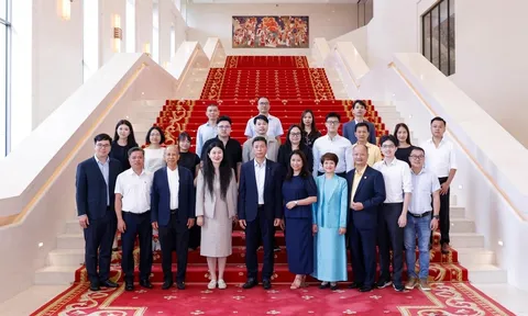 ĐOÀN HIỆP HỘI DOANH NGHIỆP KHOA HỌC VÀ CÔNG NGHỆ VIỆT NAM VST THAM DỰ TRIỂN LÃM ROBOT VÀ TỰ ĐỘNG HÓA QUỐC TẾ VÀ MỘT SỐ DOANH NGHIỆP CÔNG NGHỆ CAO TẠI THÂM QUYẾN THÚC ĐẨY HỢP TÁC CÔNG NGHỆ VÀ ĐỔI MỚI SÁNG TẠO