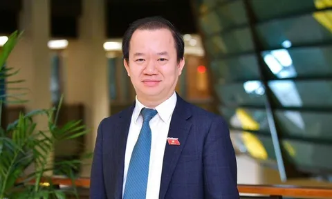 Cần phát triển khoa học xã hội tương tự khoa học tự nhiên và công nghệ