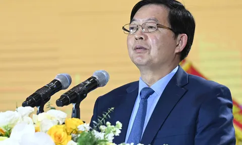 ‘Chuyển từ làm chủ sang dẫn dắt, phát triển công nghệ'