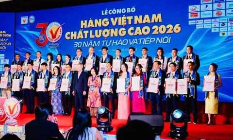 YẾN SÀO KHÁNH HÒA 17 NĂM LIÊN TIẾP GIỮ DANH HIỆU HÀNG VIỆT NAM CHẤT LƯỢNG CAO