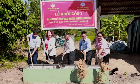 CÔNG TY YẾN SÀO KHÁNH HÒA HỖ TRỢ XÂY DỰNG NHÀ ĐẠI ĐOÀN KẾT TẠI XÃ KHÁNH VĨNH