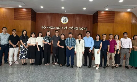 Quỹ Đổi mới công nghệ quốc gia làm việc với Hiệp hội Doanh nghiệp Khoa học và Công nghệ Việt Nam, giới thiệu Kế hoạch tài trợ nhiệm vụ đổi mới công nghệ ứng dụng trí tuệ nhân tạo năm 2026