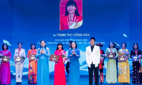 CHỦ TỊCH HĐTV YẾN SÀO KHÁNH HÒA TRỊNH THỊ HỒNG VÂN NHẬN GIẢI THƯỞNG PHỤ NỮ VIỆT NAM NĂM 2026