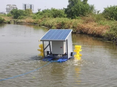 Máy sục khí ao nuôi tôm chạy bằng năng lượng mặt trời