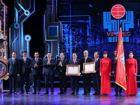 Phát huy vai trò chủ thể và sức sáng tạo vĩ đại của nhân dân