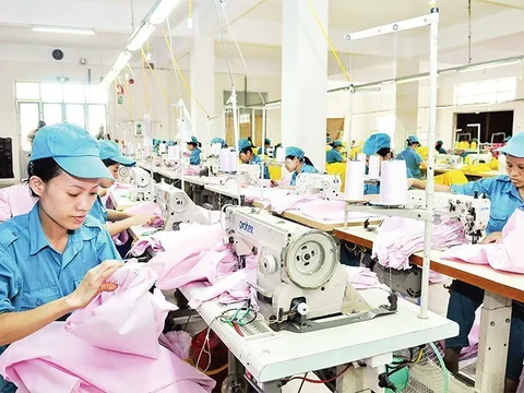 Tạo cơ hội cho phụ nữ trong quá trình chuyển đổi số tại Việt Nam