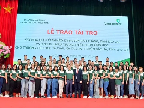 Vietcombank tài trợ 500 triệu đồng xây nhà cho người nghèo và kinh phí mua trang thiết bị trường học tại tỉnh Lào Cai
