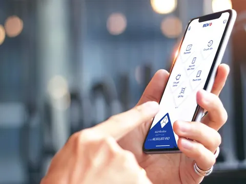 Ngân hàng kêu phải bù lỗ, kiến nghị nhà mạng giảm cước tin nhắn