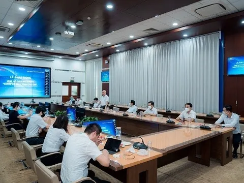 MobiFone kêu gọi mỗi CBCNV hỗ trợ 1 máy tính bảng hưởng ứng chương trình "Sóng và máy tính cho em"