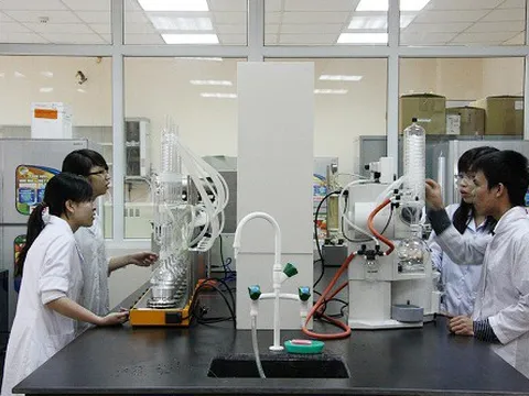 Xây dựng đội ngũ nhân lực chất lượng cao trong lĩnh vực công nghệ sinh học