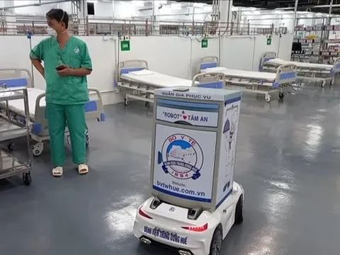 Đưa robot vào điều trị bệnh nhân COVID-19 nặng tại TPHCM