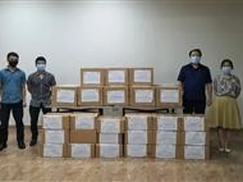 Viện Nghiên cứu và Phát triển Vùng chung tay ủng hộ thành phố Hồ Chí Minh chống dịch Covid 19