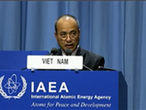 Đại sứ đặc mệnh toàn quyền nước CHXHCN Việt Nam tại Cộng hòa Áo phát biểu tại Đại hội đồng IAEA lần thứ 65