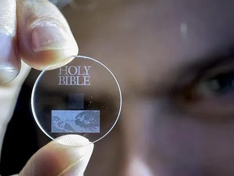 Công nghệ lưu trữ dữ liệu 5D có mật độ lưu trữ gấp 10.000 lần đĩa Blu-ray