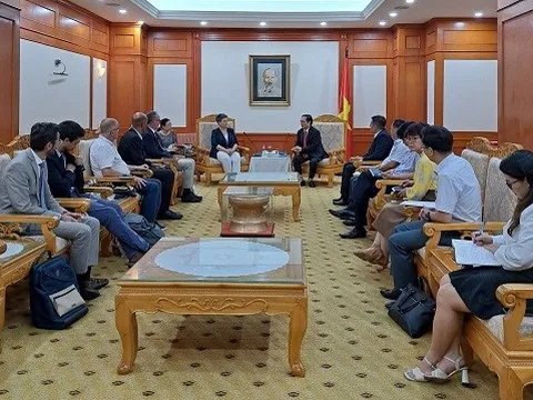 Tăng cường nghiên cứu, đào tạo về khoa học Việt Nam và Công hòa Pháp