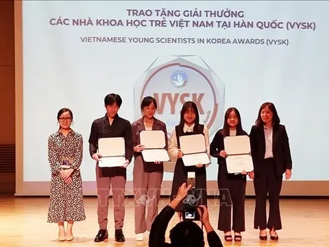 Các nhà khoa học trẻ Việt Nam tại Hàn Quốc chia sẻ thành tựu nghiên cứu mới