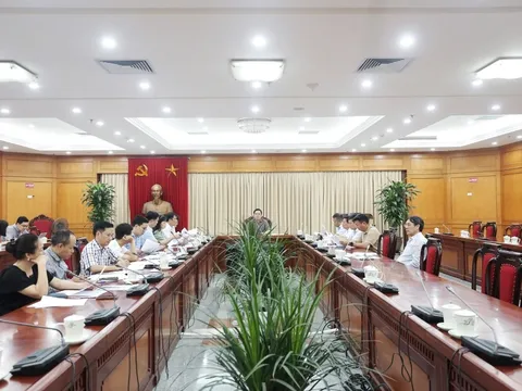 Tổng kết lý luận và thực tiễn phát triển khoa học, công nghệ và đổi mới sáng tạo