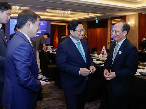 Thủ tướng dự tọa đàm với chuyên gia, nhà khoa học bán dẫn, trí tuệ nhân tạo của Hàn Quốc