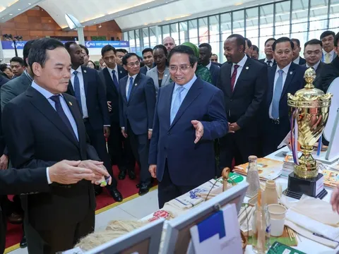 Khai mạc Triển lãm về Tăng trưởng xanh: "Sáng tạo nhỏ - Tác động lớn"