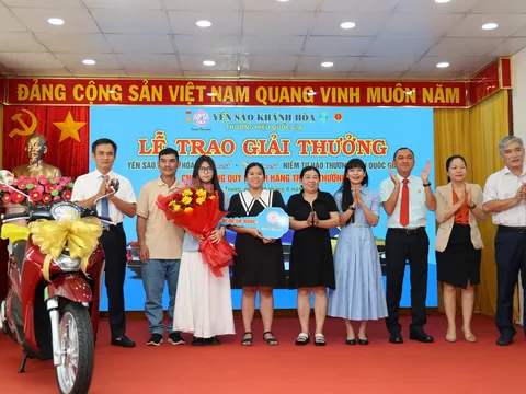 Yến sào Khánh Hòa trao giải Chương trình tri ân khách hàng Yến sào Khánh Hòa Sanest Sanvinest niềm tự hào thương hiệu quốc gia 2025