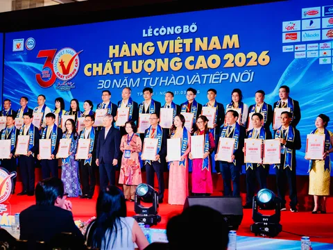 YẾN SÀO KHÁNH HÒA 17 NĂM LIÊN TIẾP GIỮ DANH HIỆU HÀNG VIỆT NAM CHẤT LƯỢNG CAO